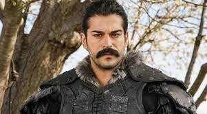 Burak Özçivit'e set çalışanlarına hakaretten ceza