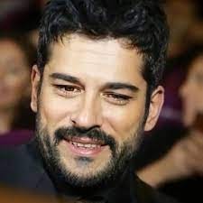 Burak Özçivit'e set çalışanlarına hakaretten ceza
