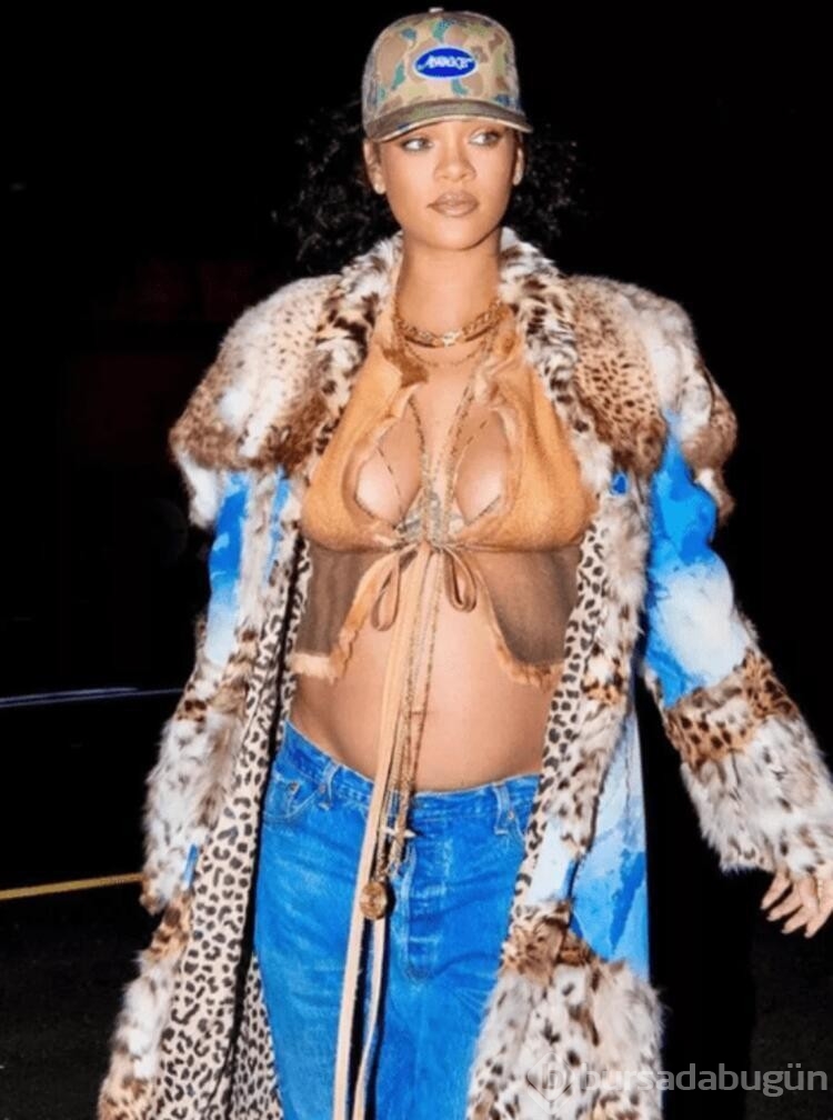 Rihanna ABD'nin en genç kendi servetini kendi inşa kadını 
