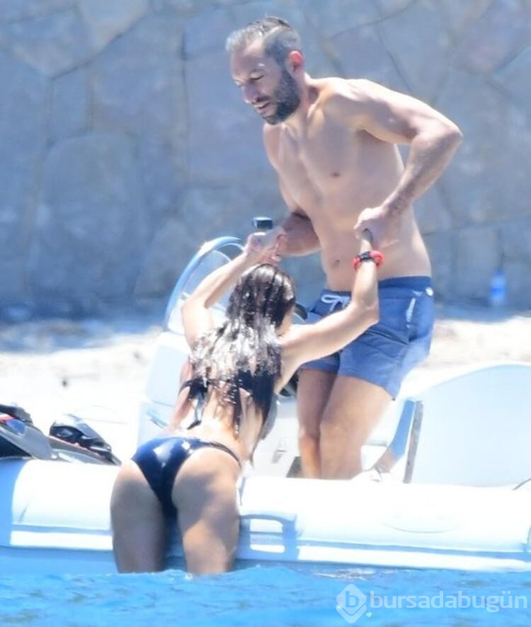 Merve Oflaz'ın tekne tatilinden pozlar