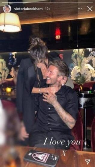 David Beckham eşine seslendi: "23 yıl ve 4 çocuk! Seni seviyorum"