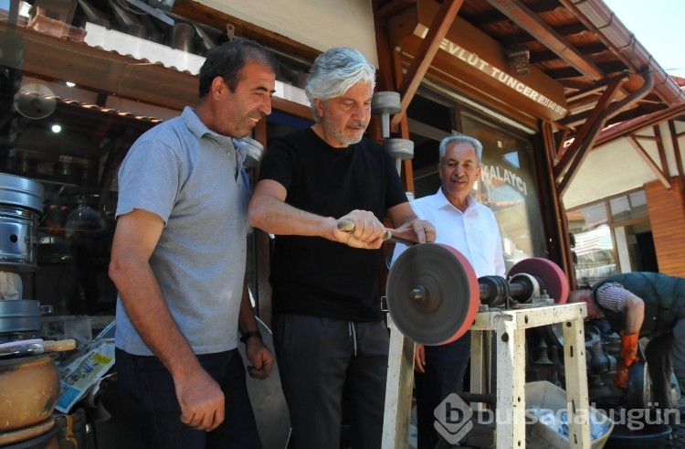 Behzat Uygur tezgah başında