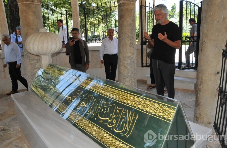 Behzat Uygur tezgah başında