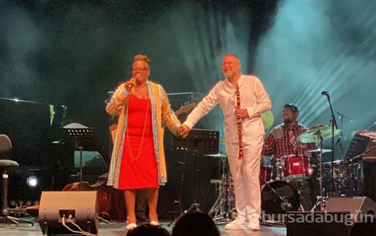 Cazın efsanelerinden Dianne Reeves İstanbul'da konser verdi