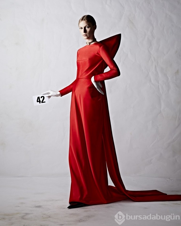 Nicole Kidman ve Kim Kardashian Balenciaga defilesinde