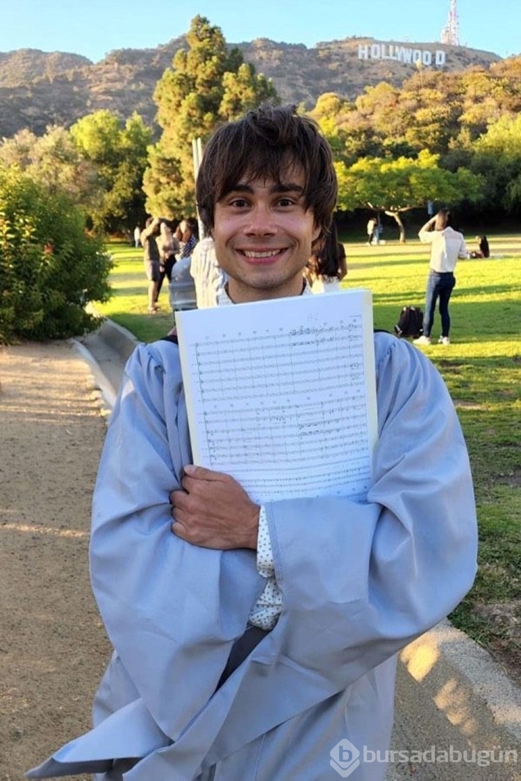 Alexander Rybak'ın mezuniyet sevinci