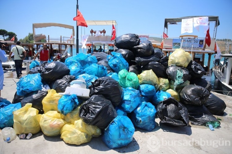 Muğla Bodrum'da kıyı ve dip temizliği