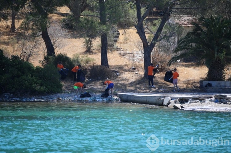 Muğla Bodrum'da kıyı ve dip temizliği