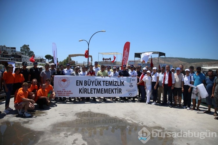Muğla Bodrum'da kıyı ve dip temizliği