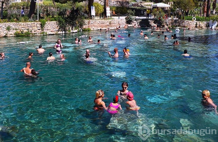 Pamukkale'de 9 günlük tatil bereketi yaşanıyor