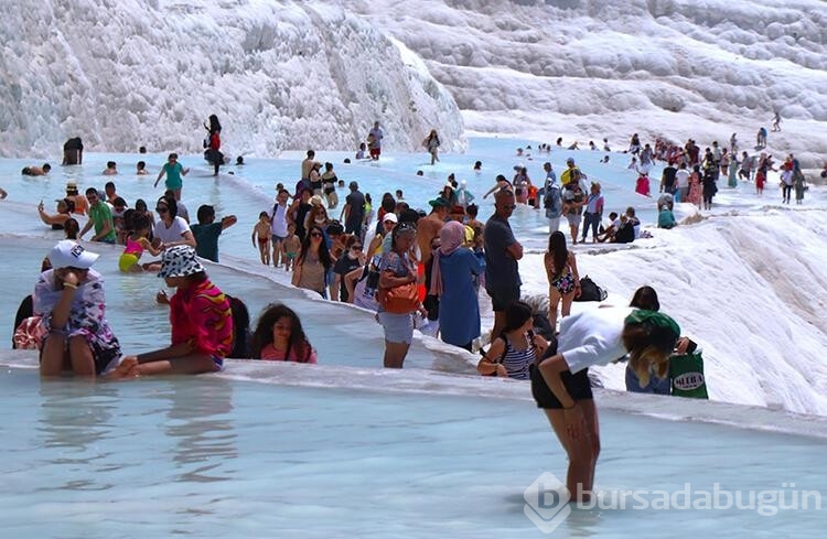 Pamukkale'de 9 günlük tatil bereketi yaşanıyor