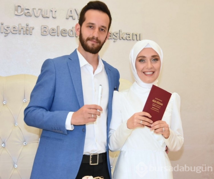 Nikah memuru kendi oğlunun nikahını kıydı