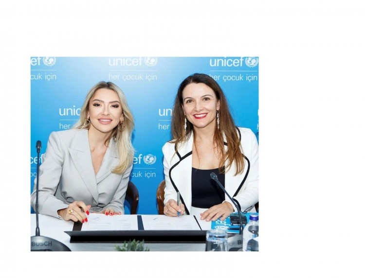 Hadise UNİCEF Türkiye sözcüsü oldu