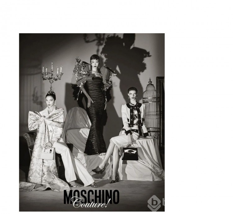 Moschino'nun 2022 Sonbahar-Kış koleksiyonu 'klasik şıklık'