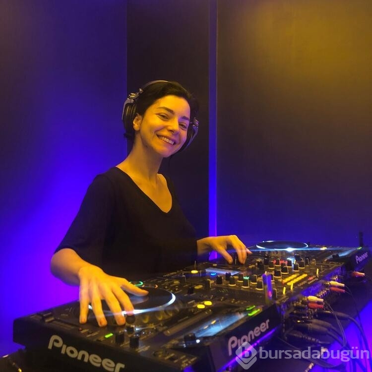 Merve Boluğur sahneye çıktı, beklediği ilgiyi göremedi
