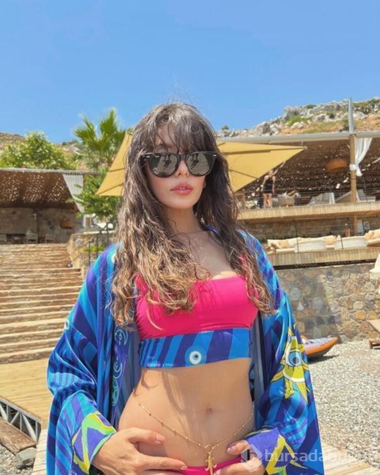 Selin Şekerci Hazal Kaya'nın oğlunu paylaştı