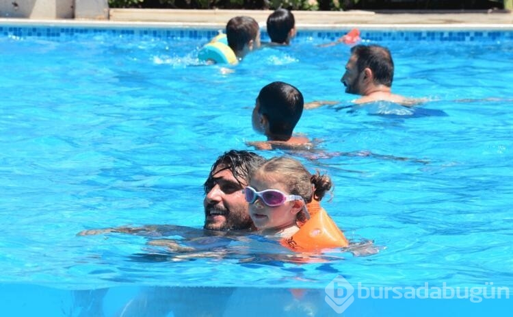 Özer hurmacı çocuklarıyla tatilde