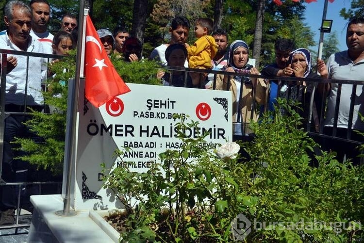 Ömer Halisdemir'in kabrine ziyaretçi akını