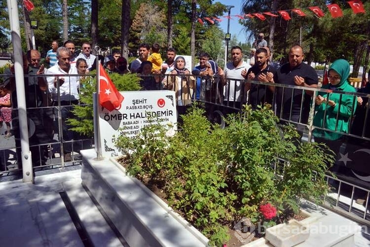 Ömer Halisdemir'in kabrine ziyaretçi akını