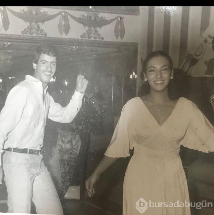 Melek Baykal gençlik fotoğrafını paylaştı