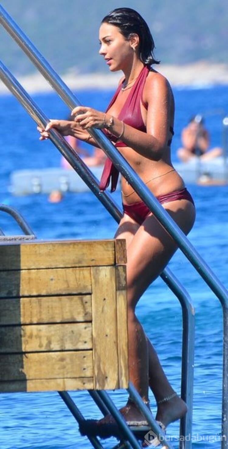Tuvana Türkay ile sevgilisi tatilde
