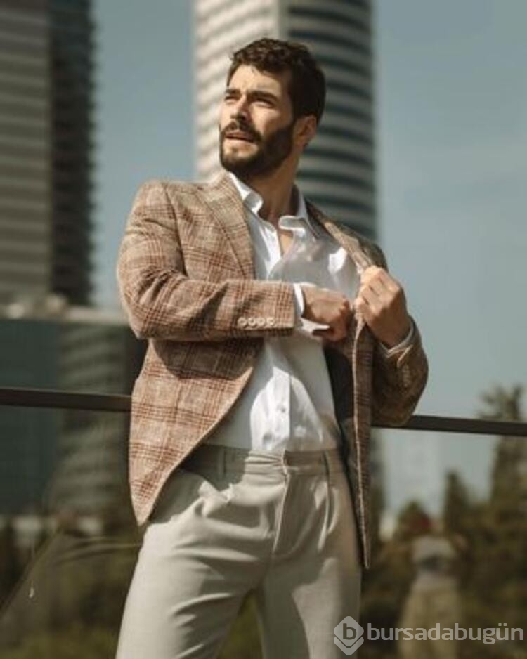 Akın Akınözü ile sevgilisi görüntülendi
