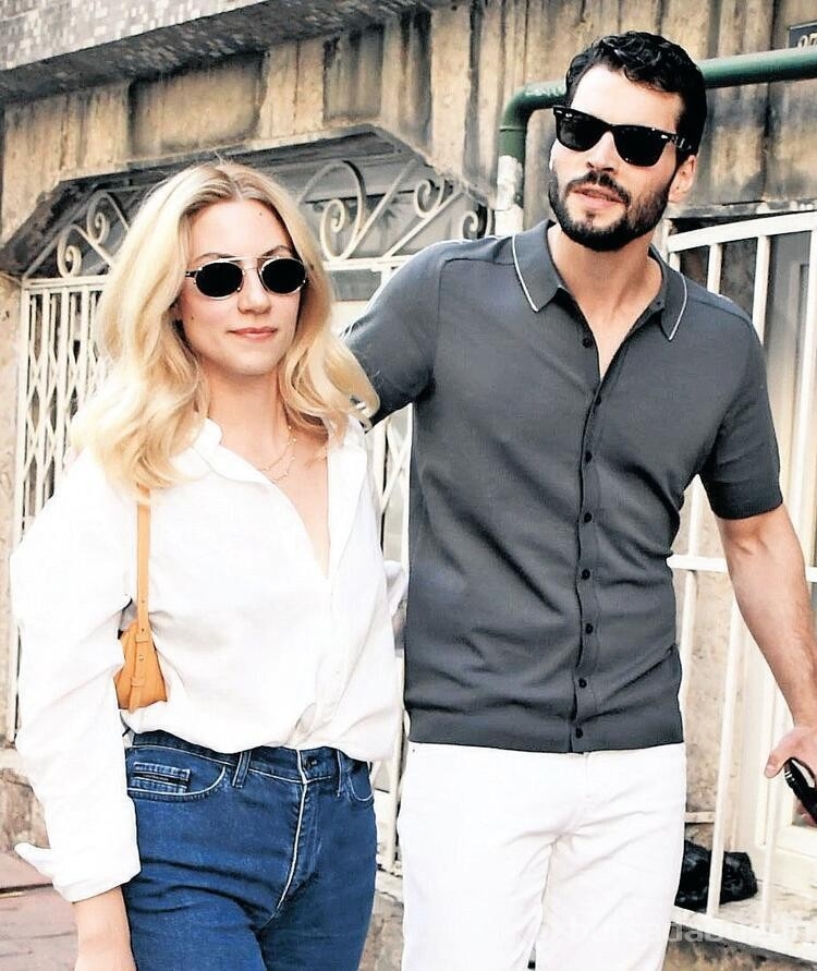 Akın Akınözü ile sevgilisi görüntülendi
