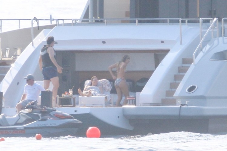 Sofia Richie ve Elliot Grainge tatilde