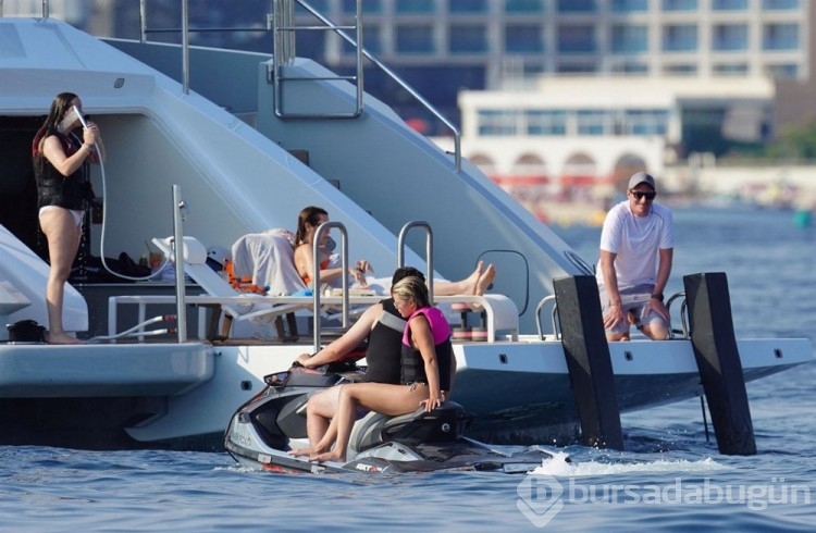 Sofia Richie ve Elliot Grainge tatilde