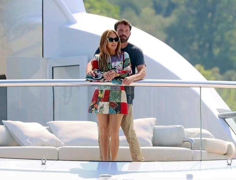 Jennifer Lopez ile Ben Affleck evlendi
