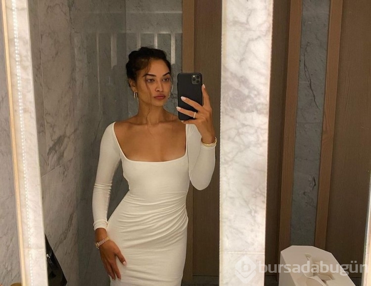 Shanina Shaik'ten çıplak poz!
