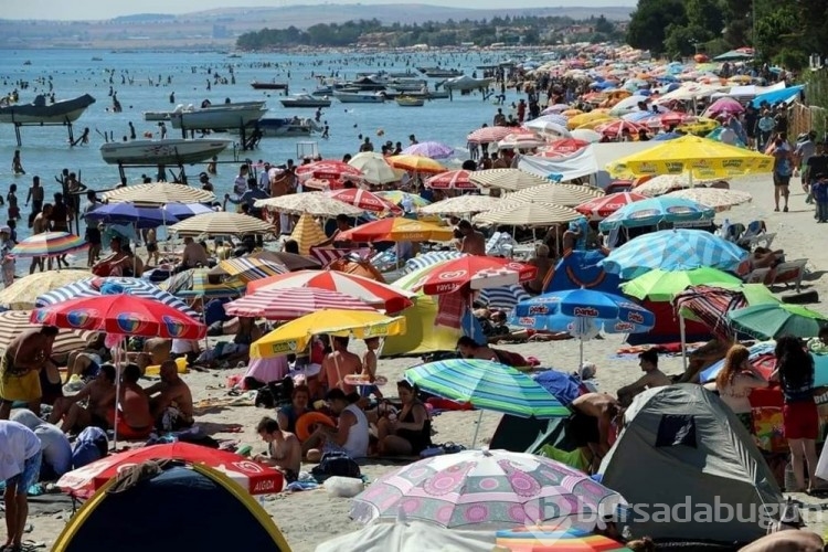 Tatilcilerden geriye tonlarca çöp kaldı