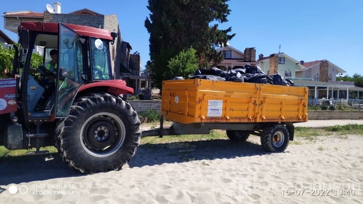 Tatilcilerden geriye tonlarca çöp kaldı
