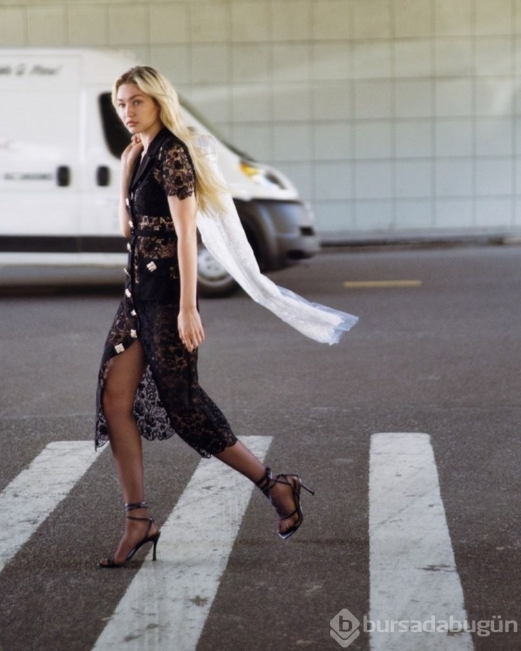 Gigi Hadid Self Portrait'in reklam yüzü oldu
