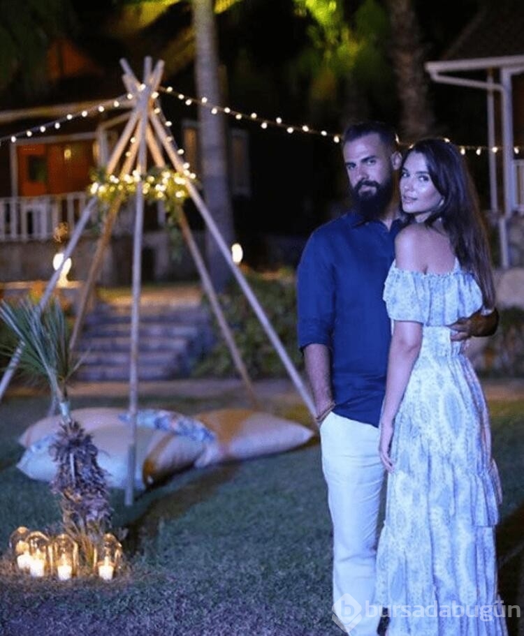 Leyla Lydia Tuğutlu Almanya'da evlenmiş!
