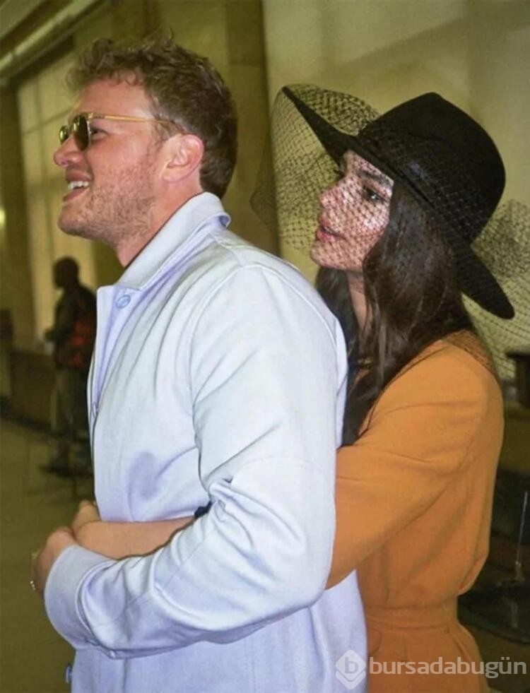 Dünyanın en güzel kadınları arasında olan Emily seri halde aldatılmış
