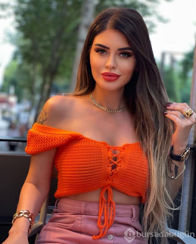 Ebru Polat'tan olay poz!