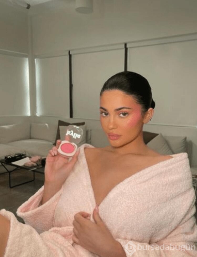 Kylie Jenner'e jet eleştirisi!
