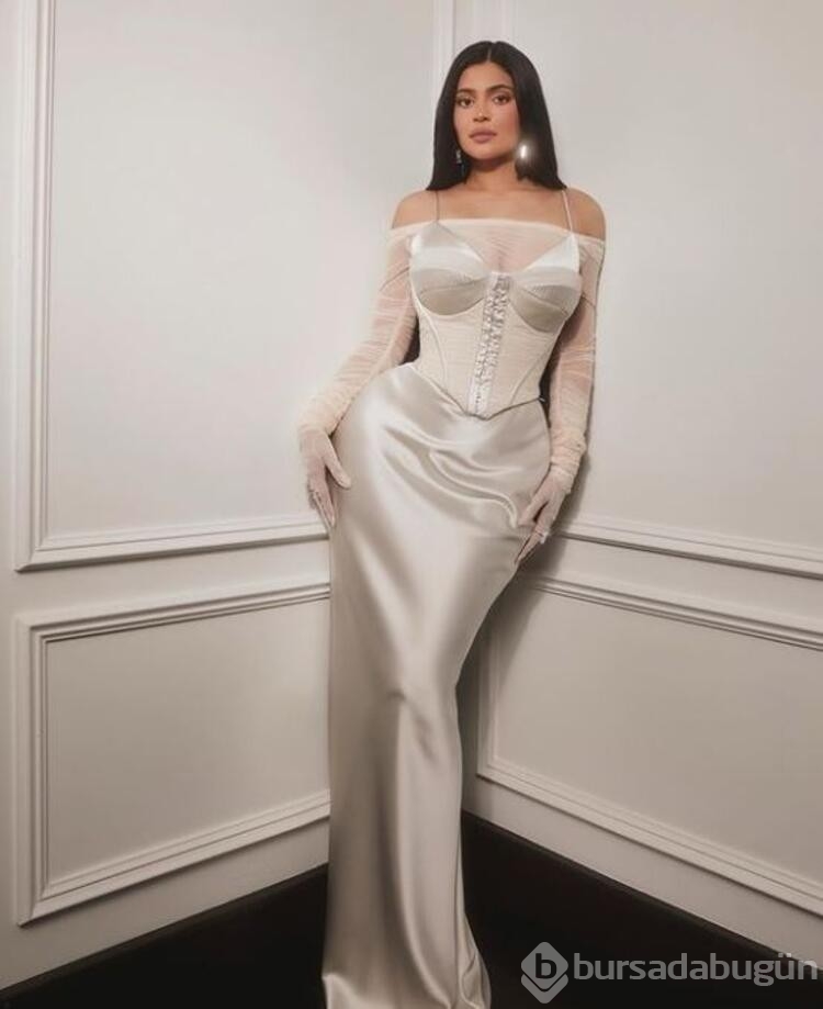 Kylie Jenner'e jet eleştirisi!

