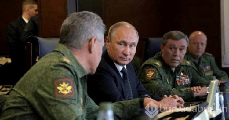 Putin'in garip bir şekilde yürümesi tartışma yarattı