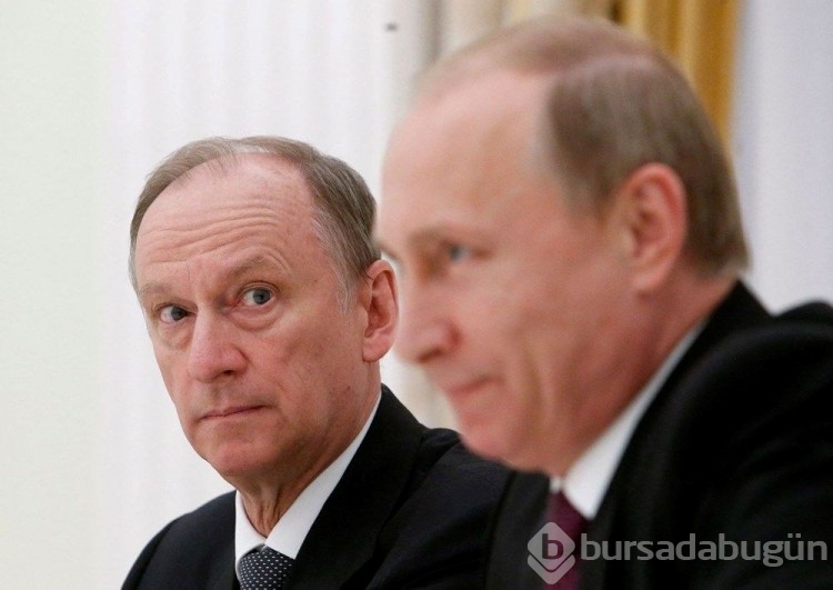 Putin'in garip bir şekilde yürümesi tartışma yarattı