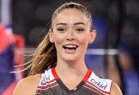 Zehra Güneş'ten sevgilisi Eren Dişli'ye Fenerbahçe göndermesi!