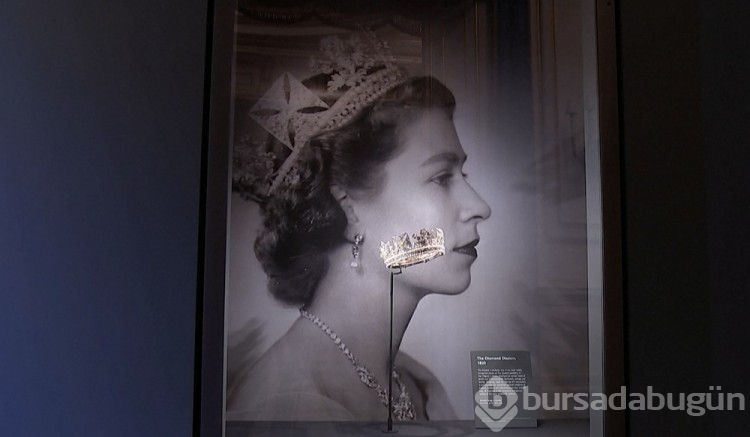 Kraliçe Elizabeth'in mücevherleri sergide