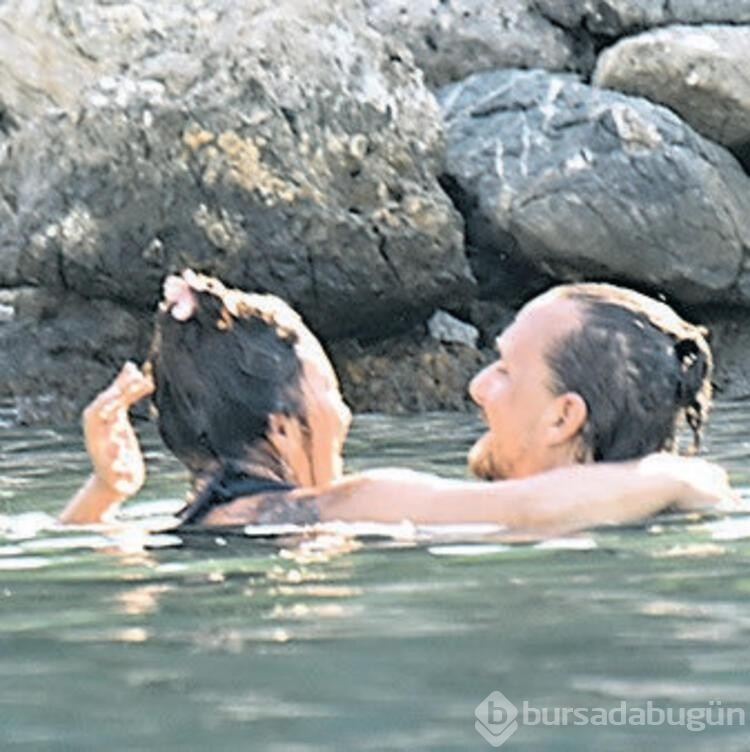 Nurgül Yeşilçay, sevgilisi Necati Kocabay'la sezonu açtı