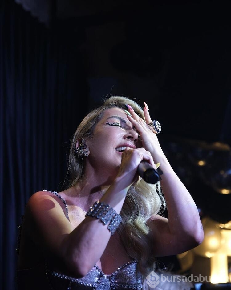 Hande Yener'in ilginç gözlüğü...
