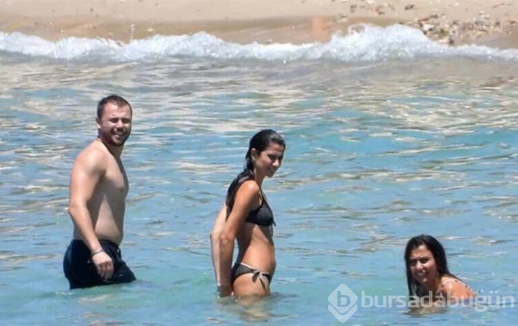 Tolga Sarıtaş ve Zeynep Mayruk'un Çeşme tatili