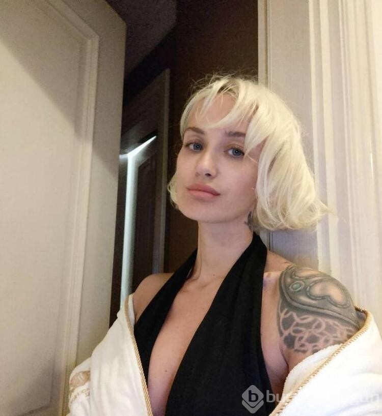 Didem Soydan bikinisiyle fit vücudunu sergiledi