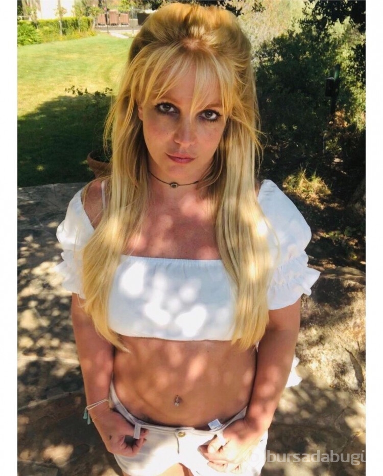 Britney Spears yeni pozlarıyla "yok artık" dedirtti! 