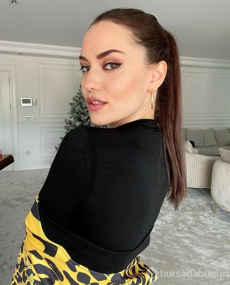 Bir de Fahriye Evcen'in kız kardeşini görün