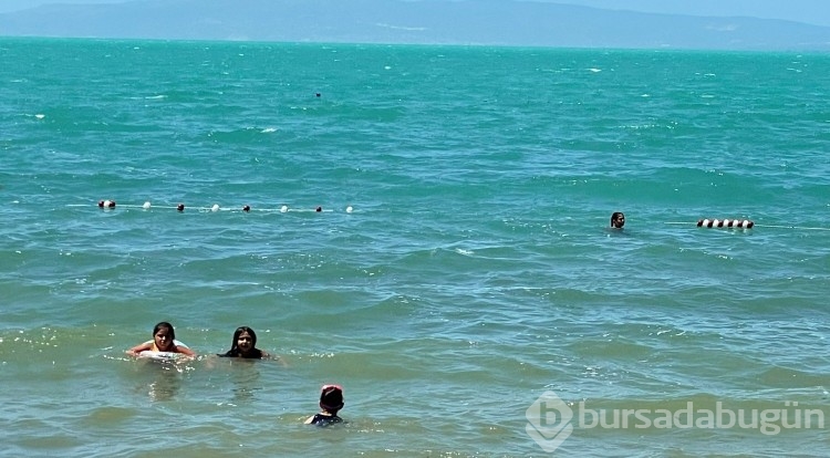 İznik Gölü turkuaz renge büründü